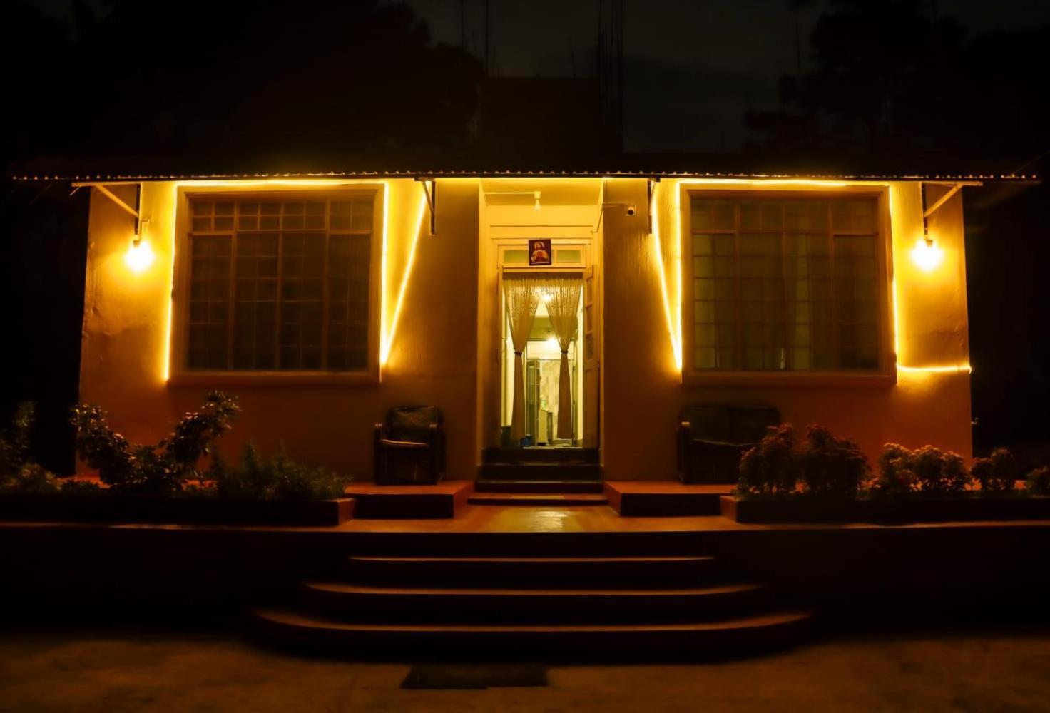 Pine Tree Lodge Shillong Eksteriør billede